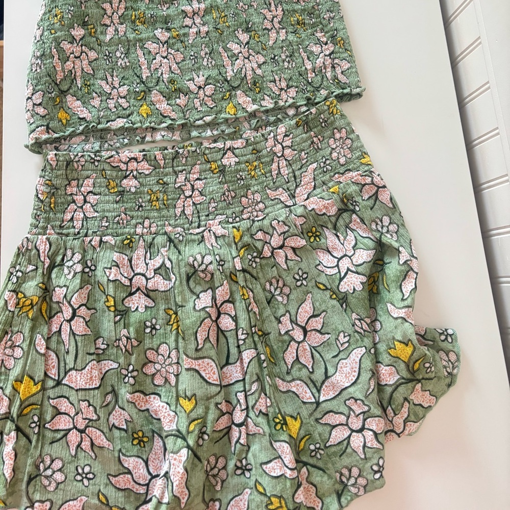 Aerie Green Floral Smocked Top